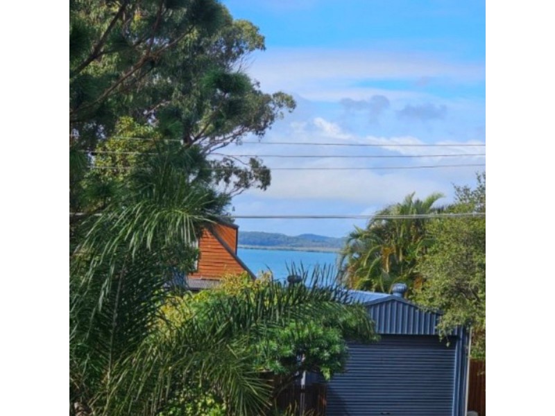 11 Mawarra Street, Macleay Island QLD 4184