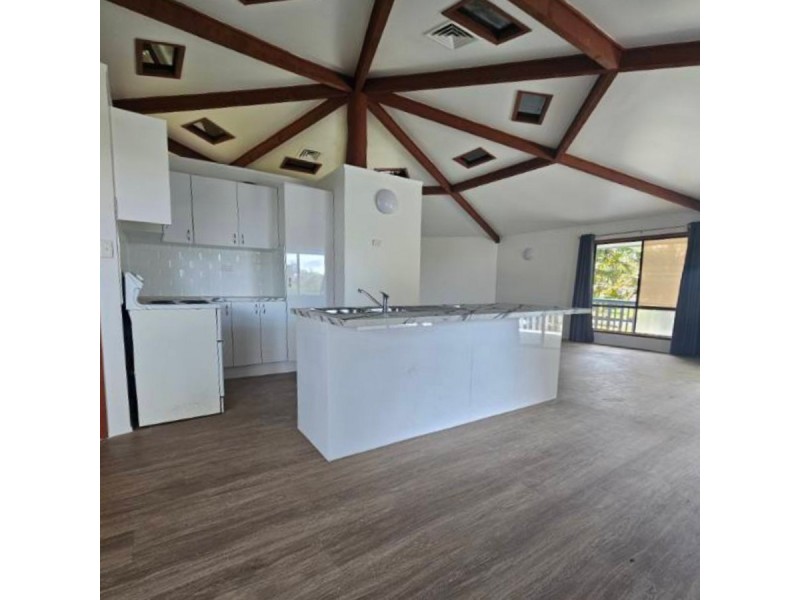 11 Mawarra Street, Macleay Island QLD 4184