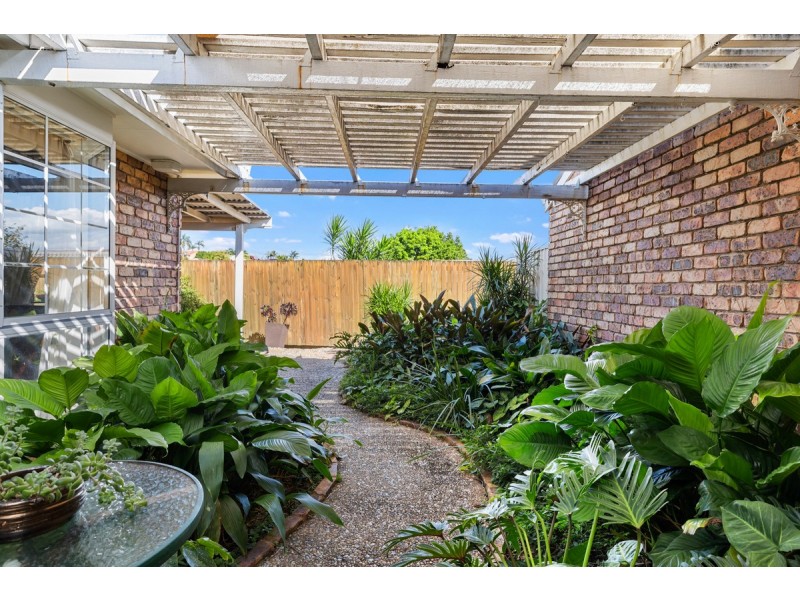 11 Breene Court, Carindale QLD 4152