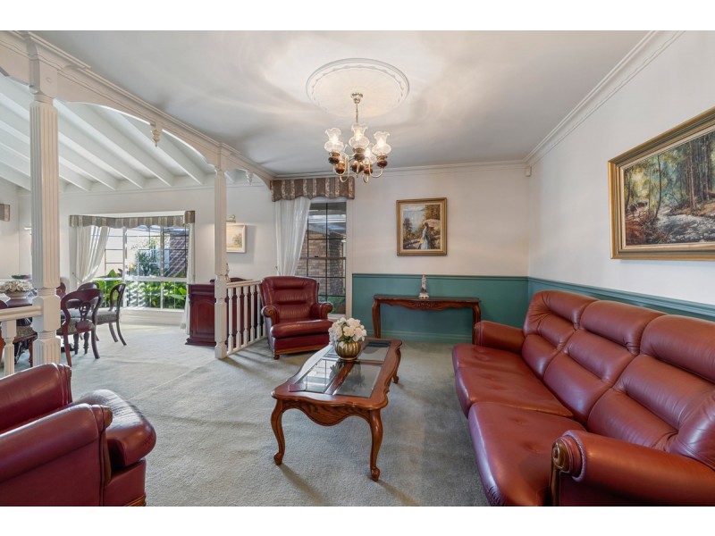 11 Breene Court, Carindale QLD 4152