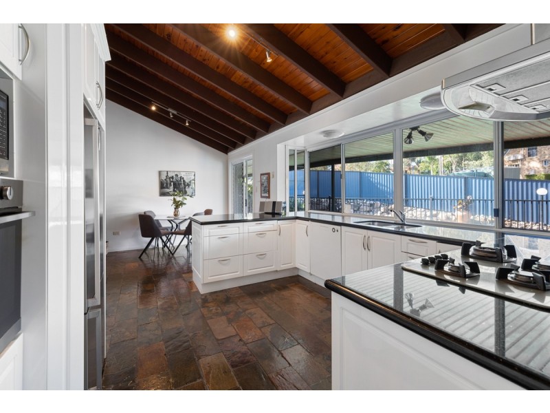 11 Breene Court, Carindale QLD 4152