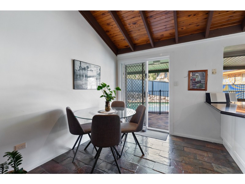 11 Breene Court, Carindale QLD 4152