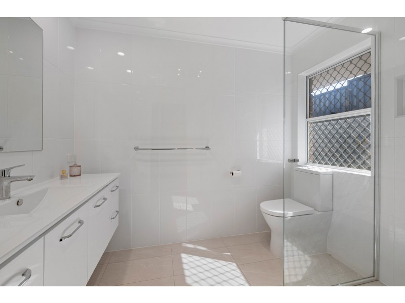11 Breene Court, Carindale QLD 4152