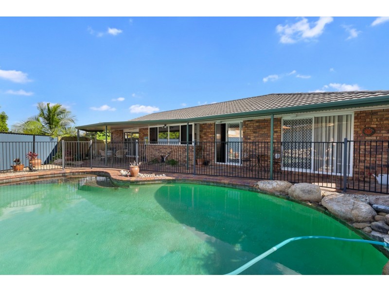 11 Breene Court, Carindale QLD 4152