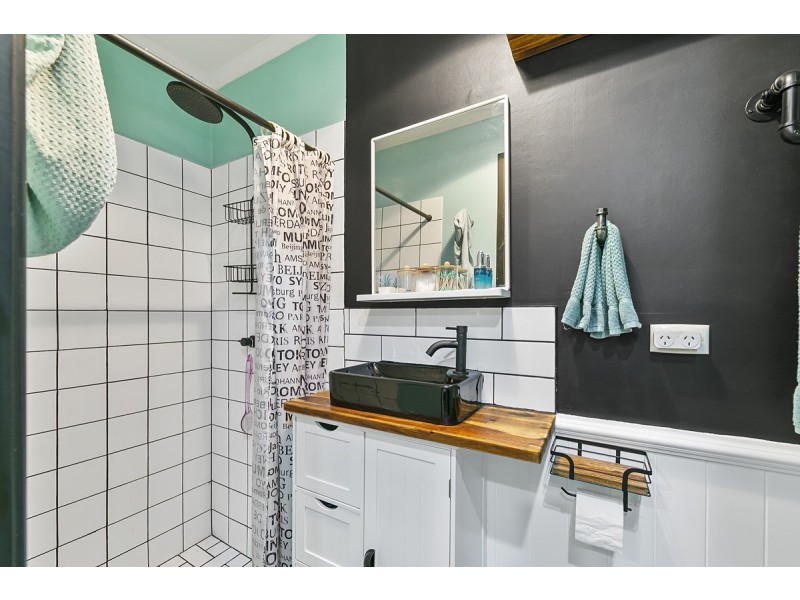 73 Beach Street, Cleveland QLD 4163