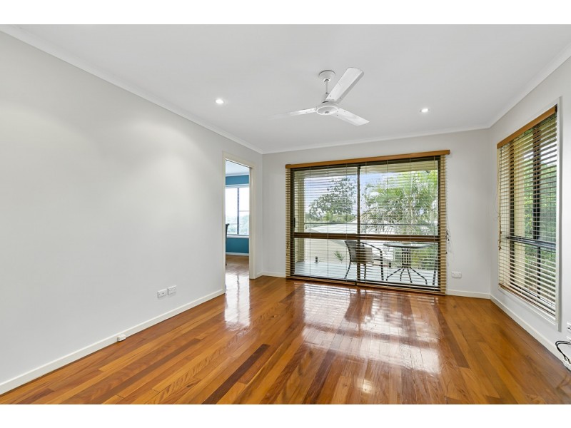 73 Beach Street, Cleveland QLD 4163