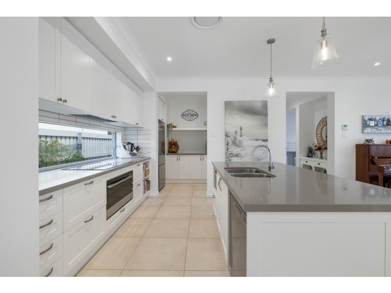 22 Jellicoe Street, Wellington Point QLD 4160