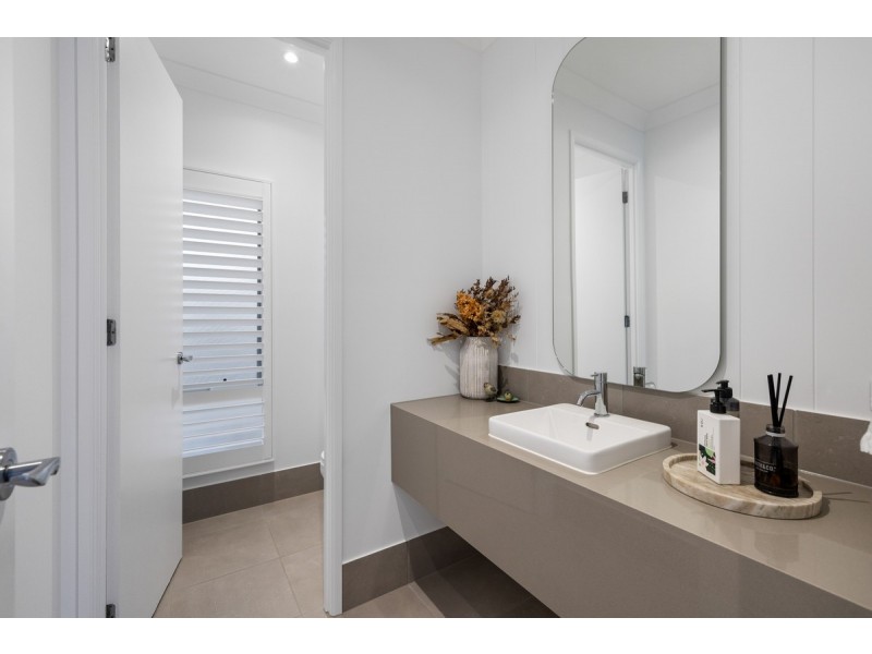 22 Jellicoe Street, Wellington Point QLD 4160