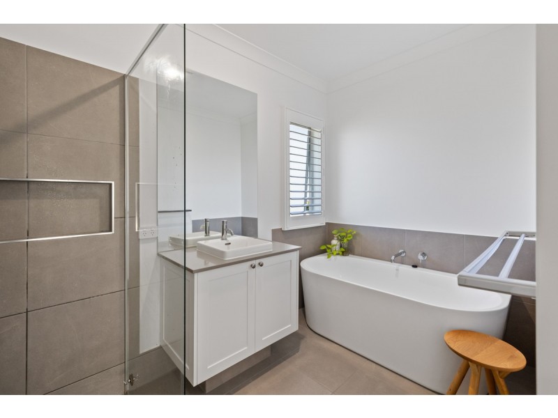 22 Jellicoe Street, Wellington Point QLD 4160