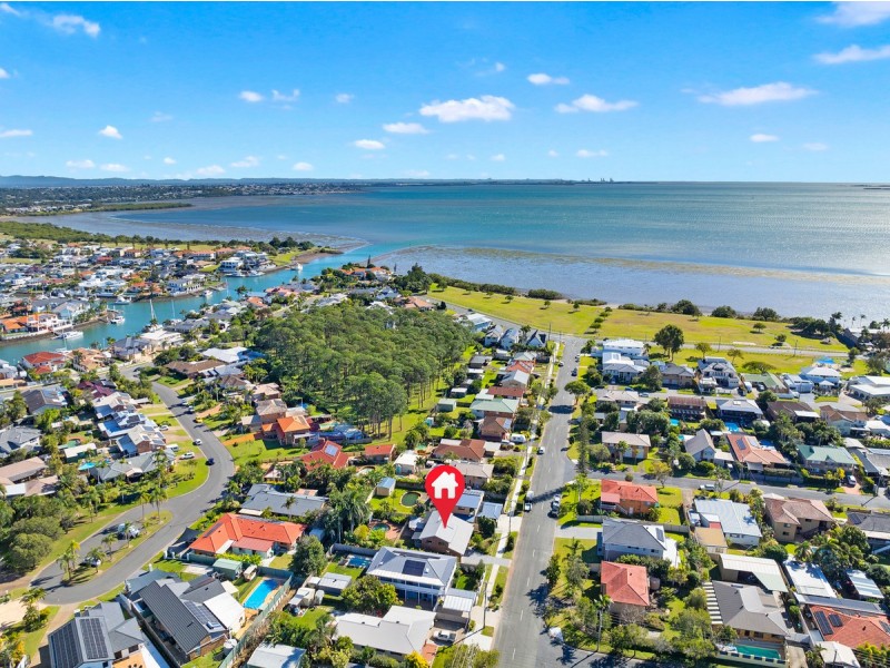 52 Makaha Drive, Birkdale QLD 4159