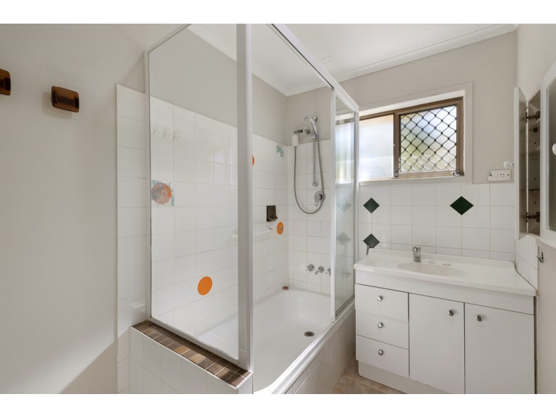 3 Emu Street, Birkdale QLD 4159