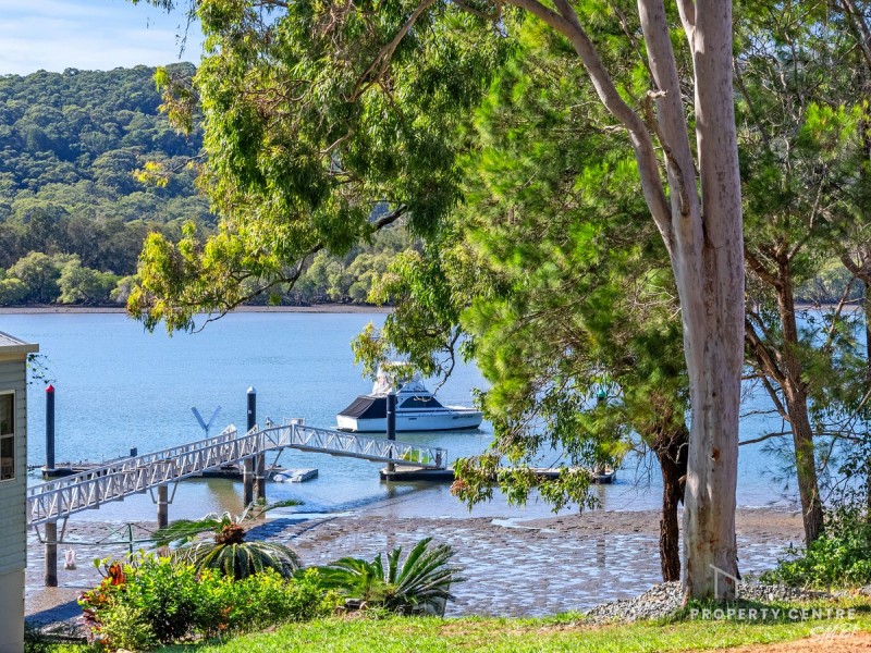100 Wahine Drive, Russell Island QLD 4184
