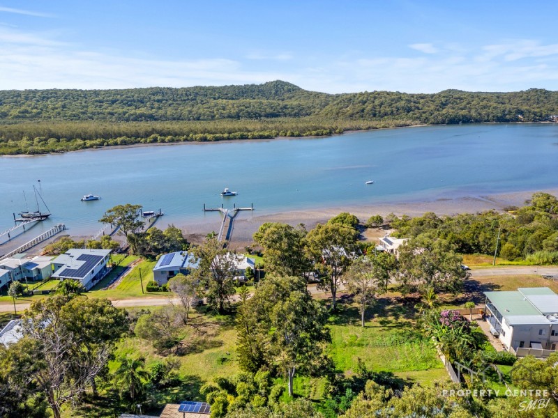 100 Wahine Drive, Russell Island QLD 4184