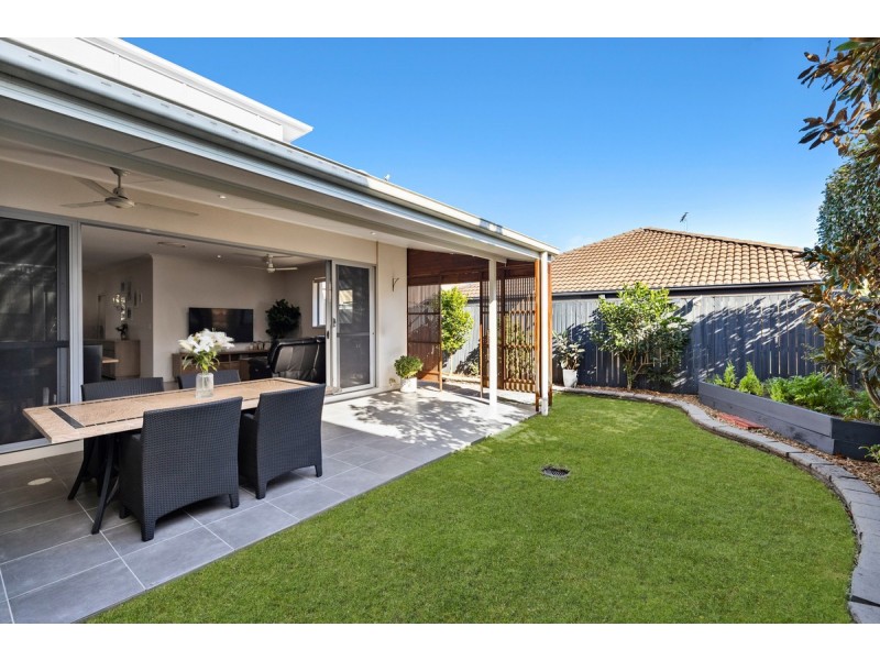 4 Lockyer Street, Wakerley QLD 4154