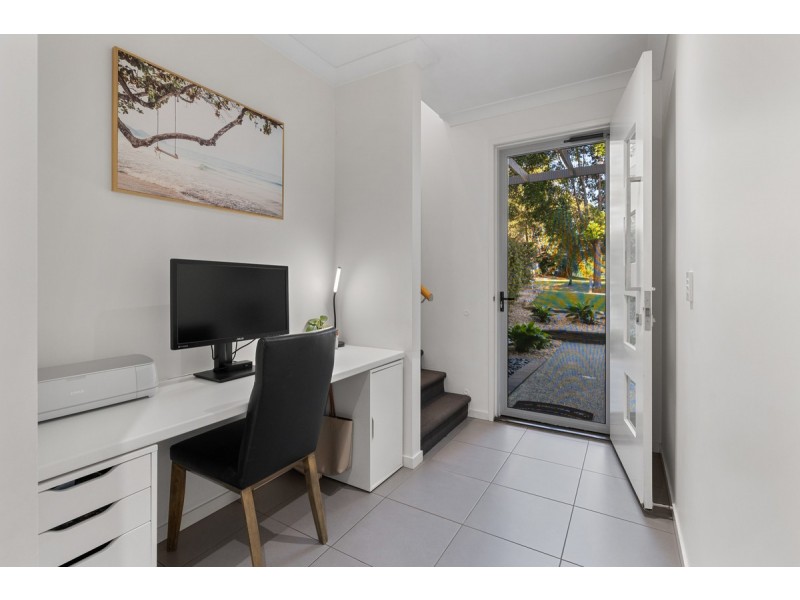 4 Lockyer Street, Wakerley QLD 4154