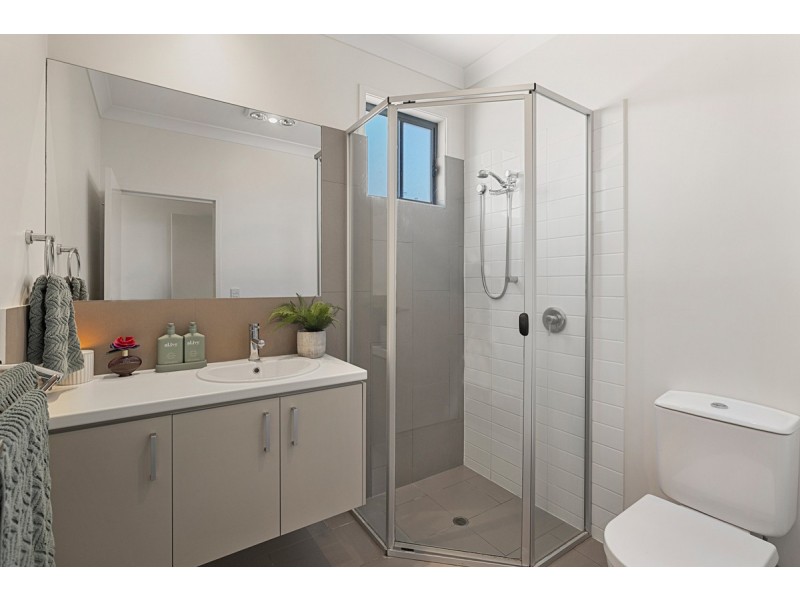 4 Lockyer Street, Wakerley QLD 4154