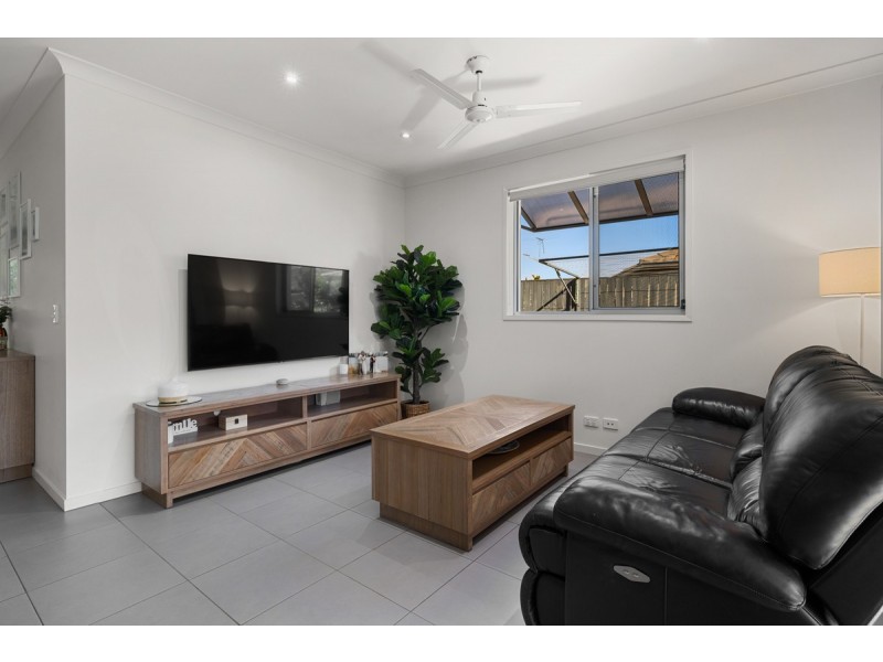 4 Lockyer Street, Wakerley QLD 4154