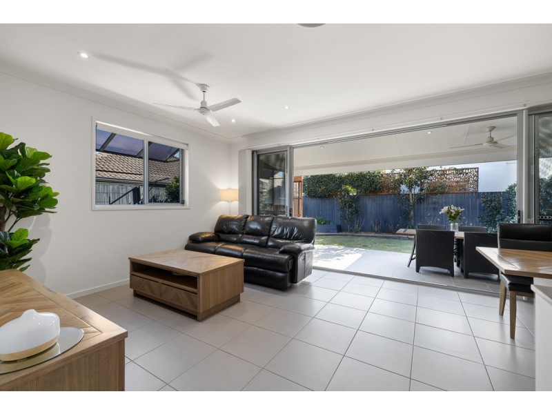 4 Lockyer Street, Wakerley QLD 4154