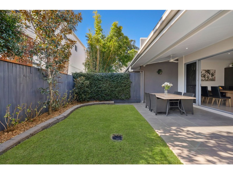 4 Lockyer Street, Wakerley QLD 4154