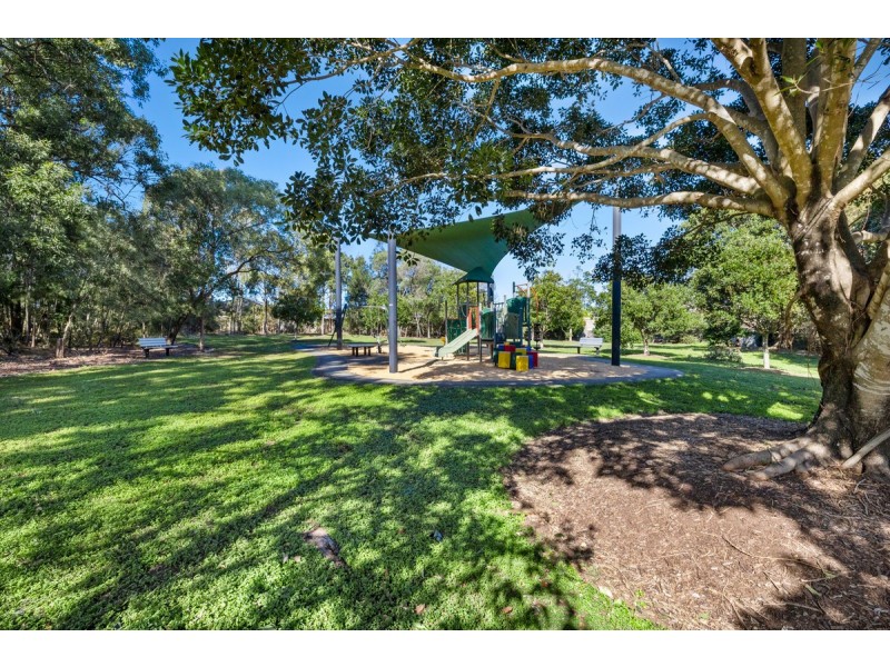 4 Lockyer Street, Wakerley QLD 4154