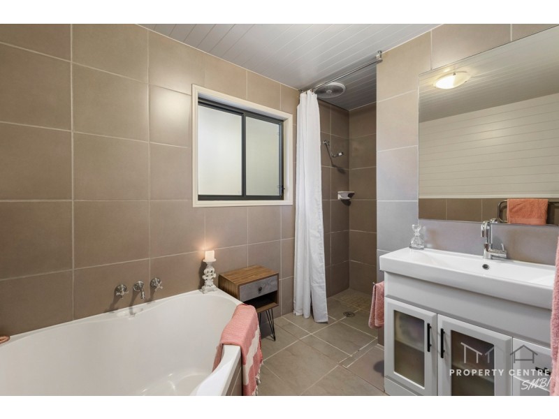47 Scarborough Terrace, Macleay Island QLD 4184
