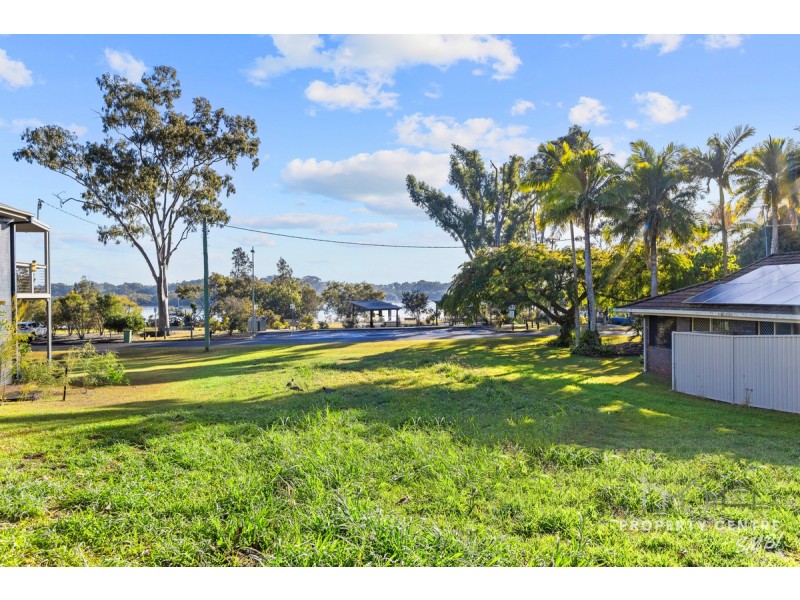 26 Esplanade, Russell Island QLD 4184
