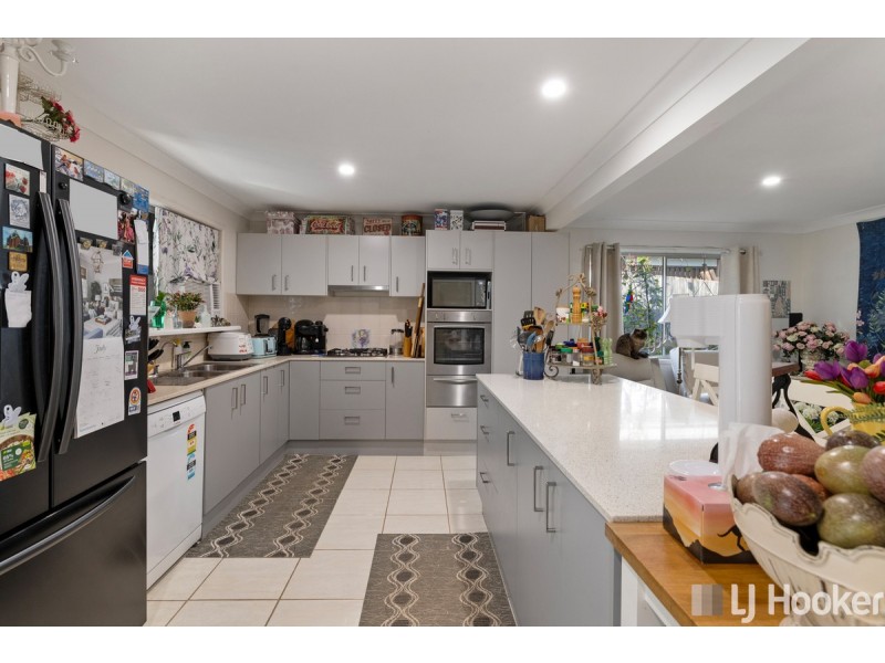 8 Sharven Avenue, Cleveland QLD 4163