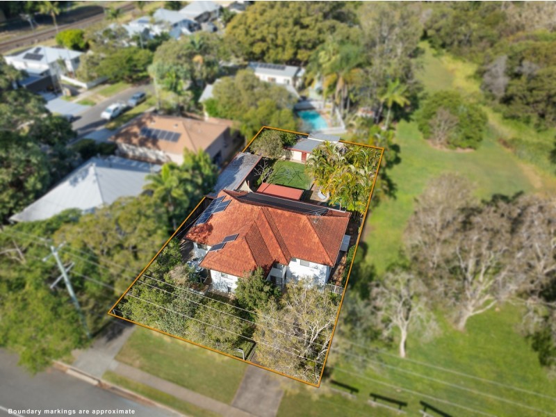 26 Curtis Street, Manly QLD 4179