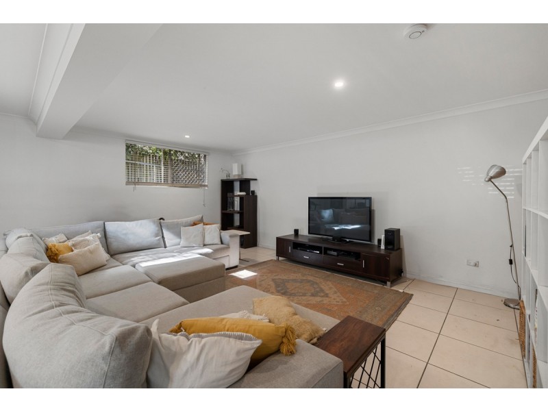 26 Curtis Street, Manly QLD 4179