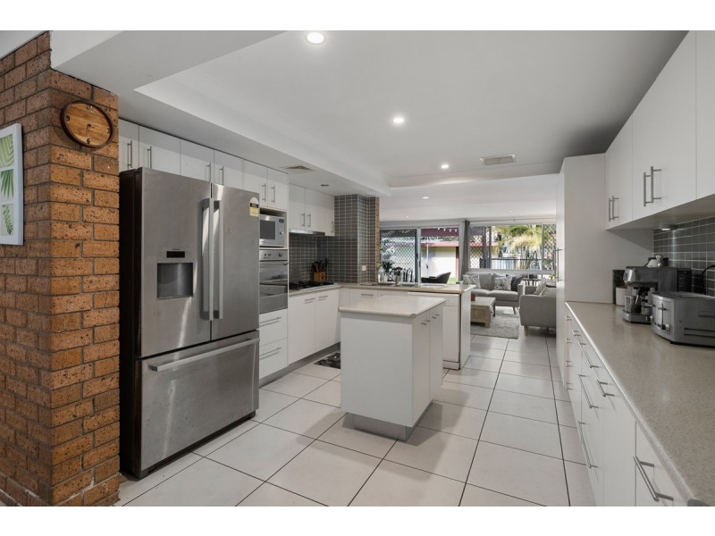 26 Curtis Street, Manly QLD 4179