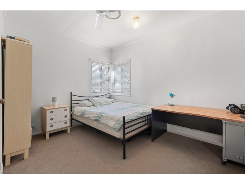 26 Curtis Street, Manly QLD 4179