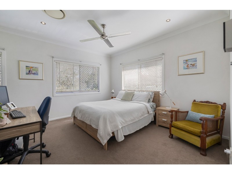 26 Curtis Street, Manly QLD 4179