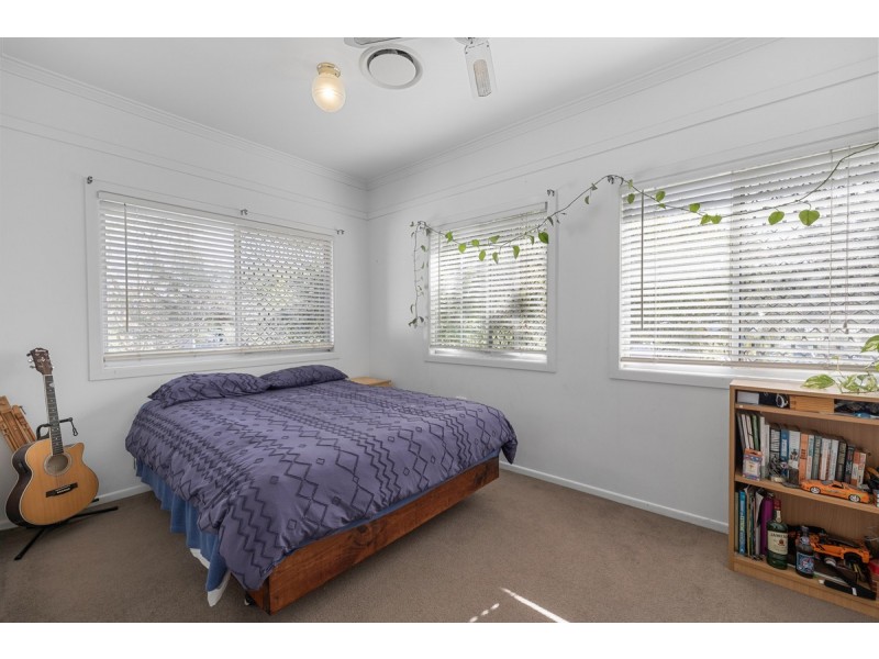 26 Curtis Street, Manly QLD 4179