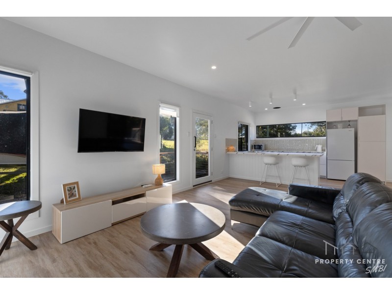 2 Victoria Avenue, Russell Island QLD 4184