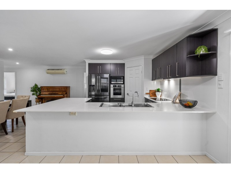 13 Portland Parade, Redland Bay QLD 4165