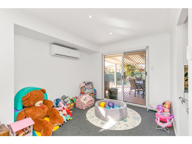 33 Seagull Street, Victoria Point QLD 4165