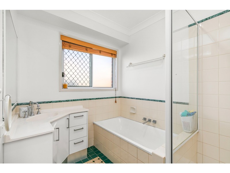 33 Seagull Street, Victoria Point QLD 4165