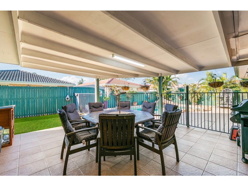 33 Seagull Street, Victoria Point QLD 4165