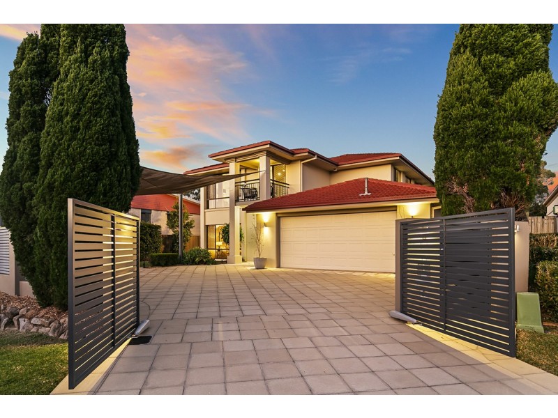 16 Vaucluse Place, Mansfield QLD 4122