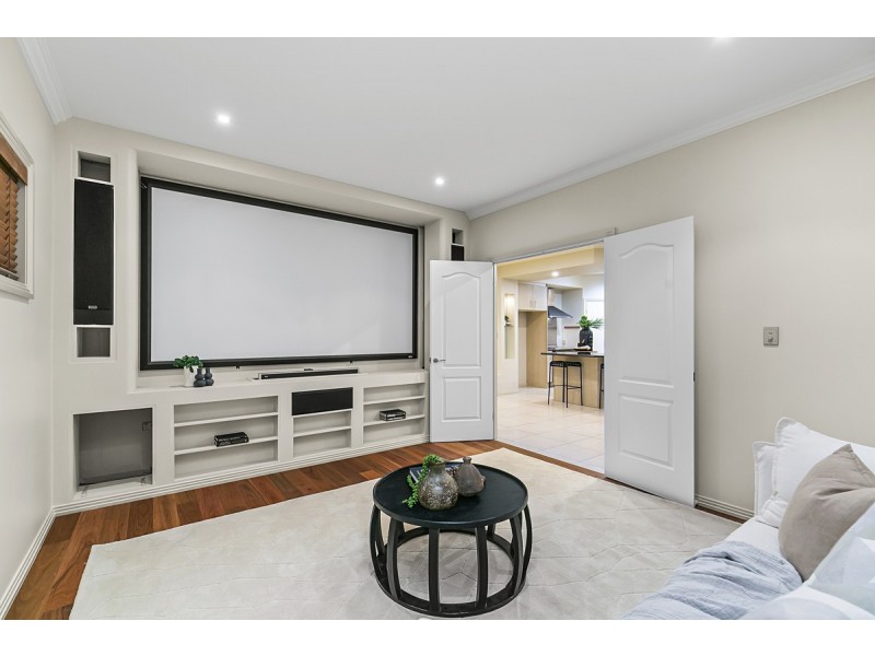 16 Vaucluse Place, Mansfield QLD 4122