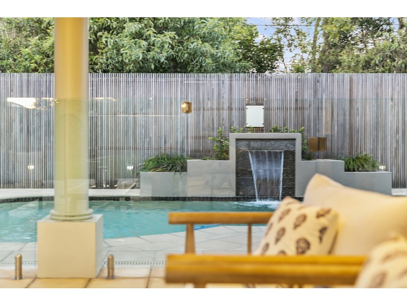 16 Vaucluse Place, Mansfield QLD 4122