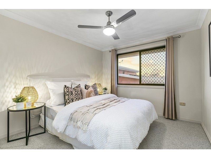 16 Vaucluse Place, Mansfield QLD 4122