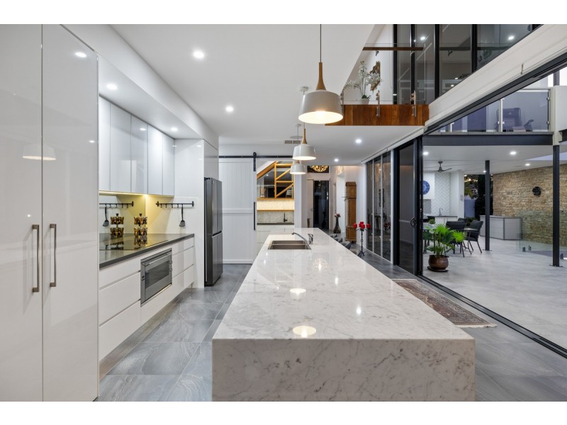 15 Nadine Crescent, Thornlands QLD 4164