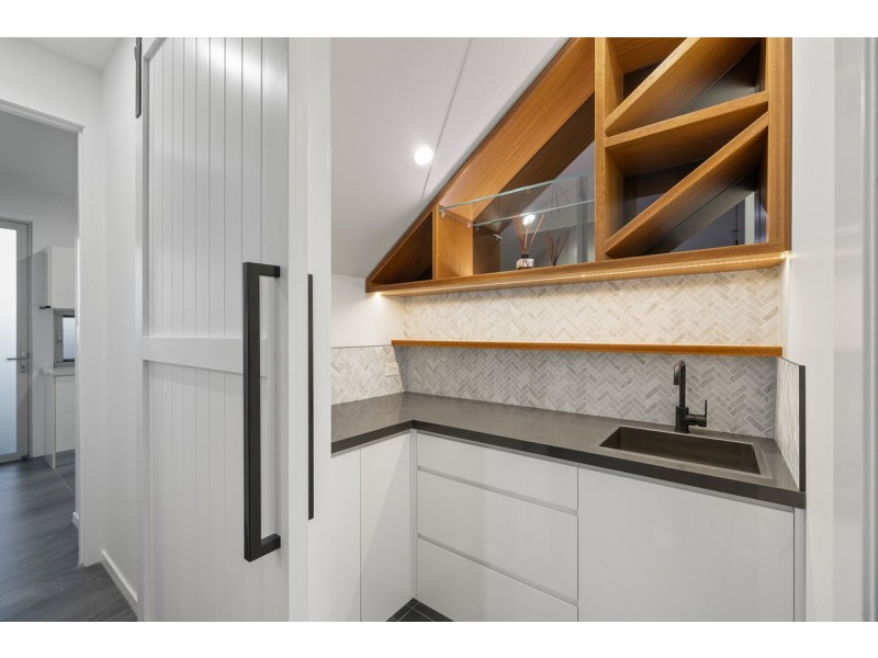 15 Nadine Crescent, Thornlands QLD 4164