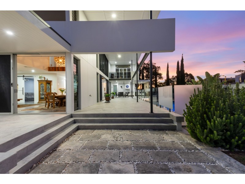 15 Nadine Crescent, Thornlands QLD 4164