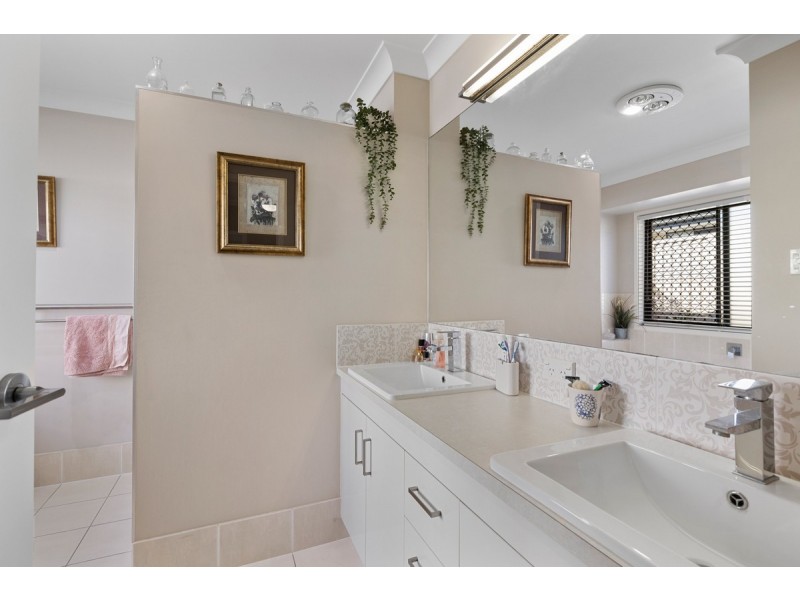 9 Bell View Street, Victoria Point QLD 4165