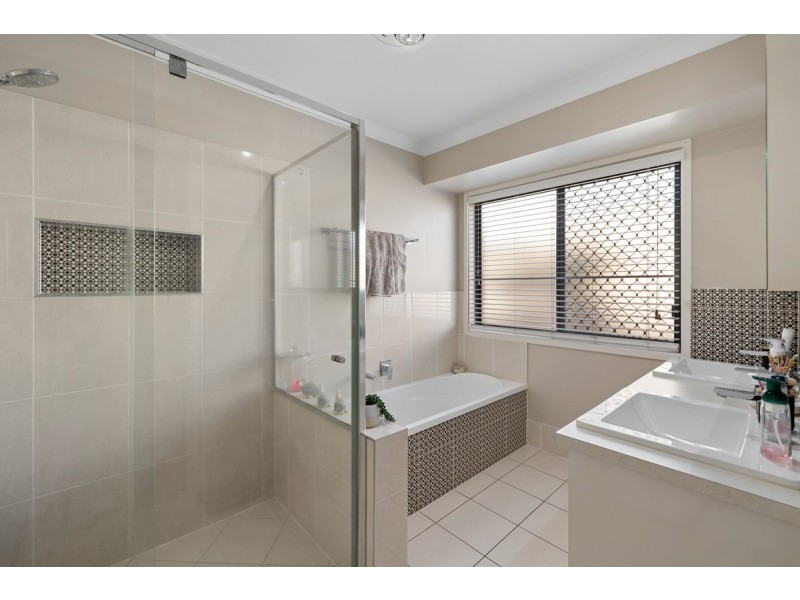 9 Bell View Street, Victoria Point QLD 4165
