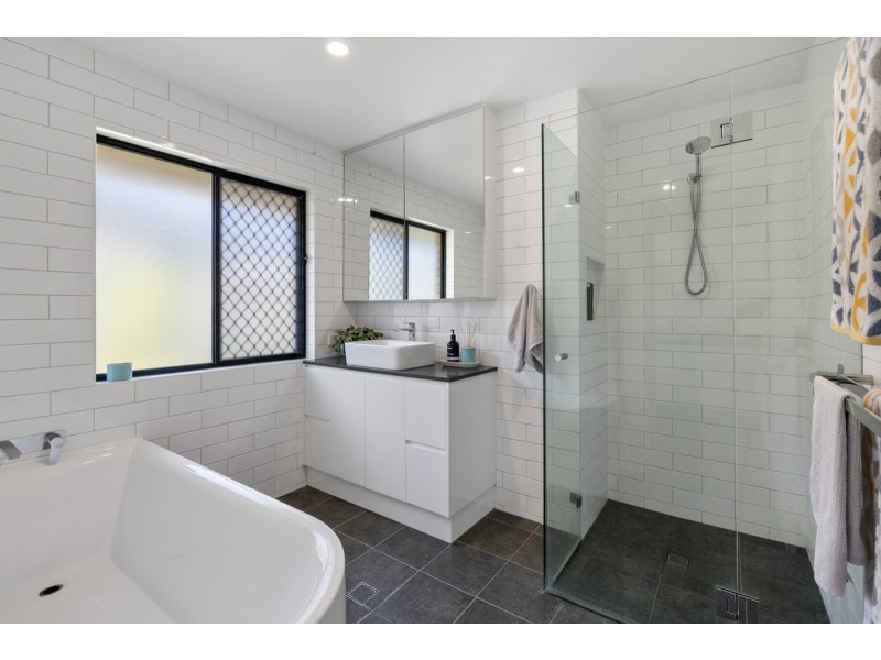 1 Golfgreen Terrace, Meadowbrook QLD 4131