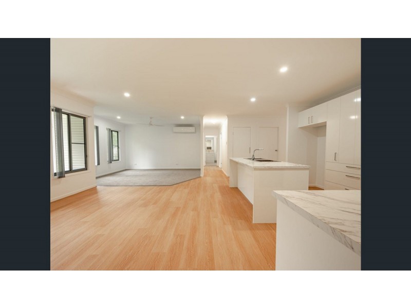 17 Mountain View Crescent, Russell Island QLD 4184