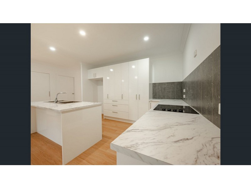 17 Mountain View Crescent, Russell Island QLD 4184